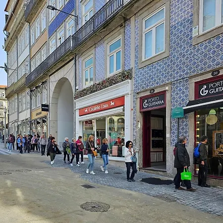 Full Of Light And Color At The Spot In Town דירה פורטו