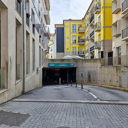 Full Of Light And Color At The Spot In Town Apartman