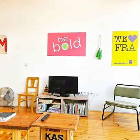 Full Of Light And Color At The Spot In Town Apartman *
