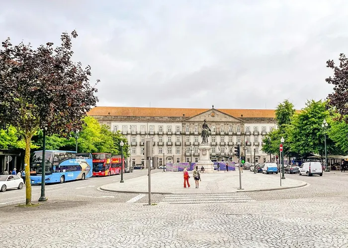 Apartman Full Of Light And Color At The Spot In Town *