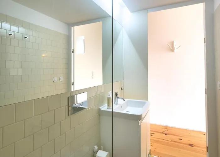 Full Of Light And Color At The Spot In Town Apartman Porto