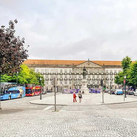 Daire Full Of Light And Color At The Spot In Town *